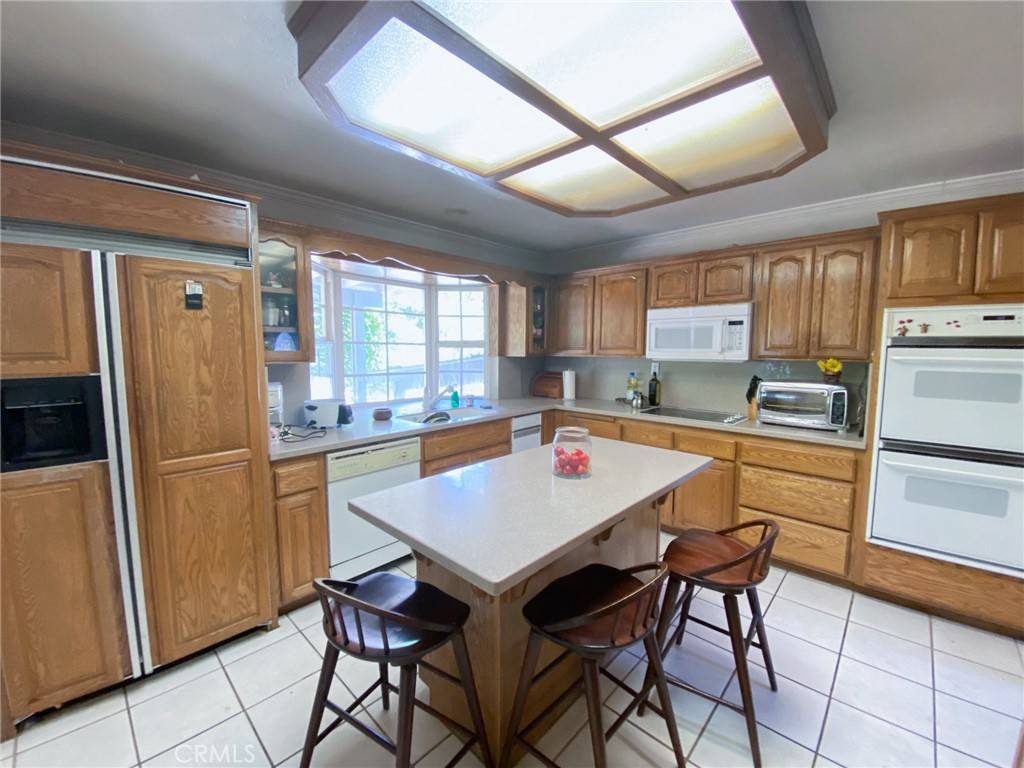 Woodland Hills, CA 91364,5323 Del Moreno DR