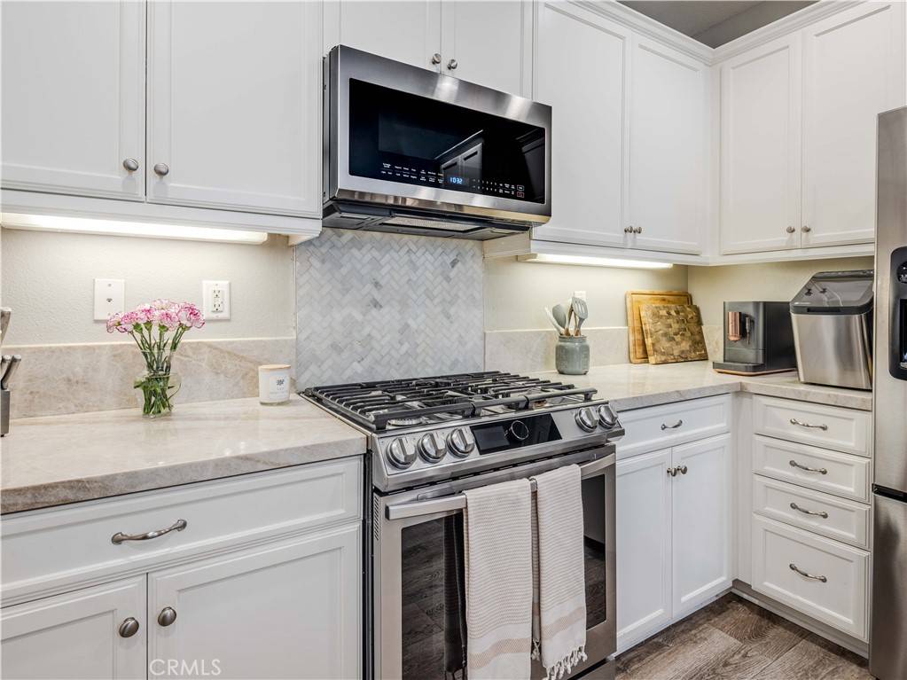 Saugus, CA 91350,19451 Opal Lane