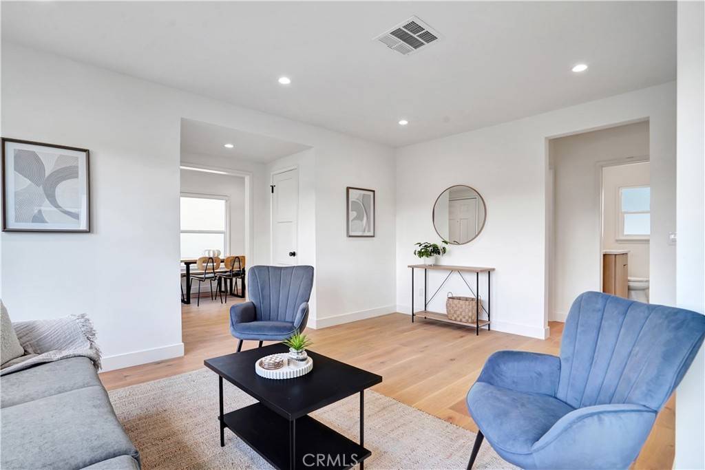 Reseda, CA 91335,6438 Lindley Ave