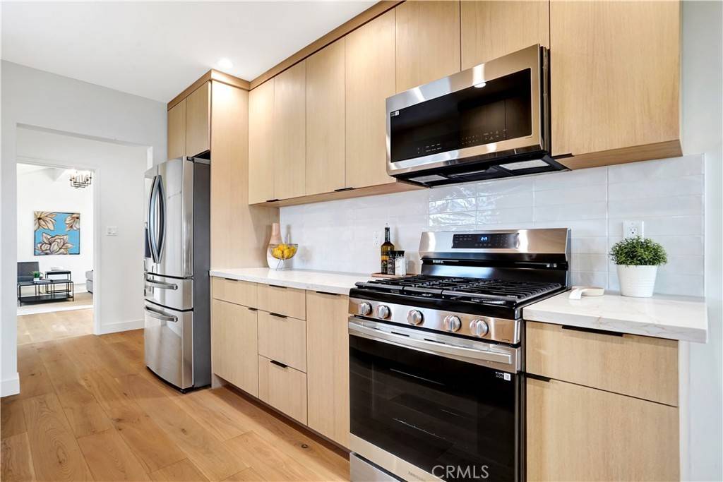 Reseda, CA 91335,6438 Lindley Ave