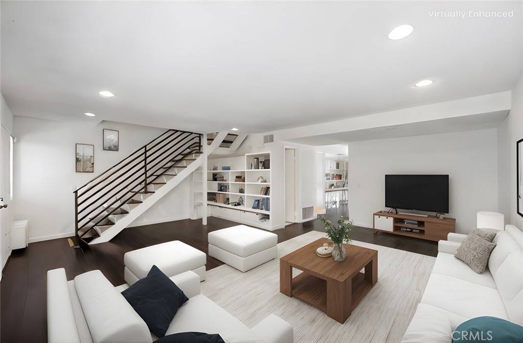 Winnetka, CA 91306,20110 Cohasset