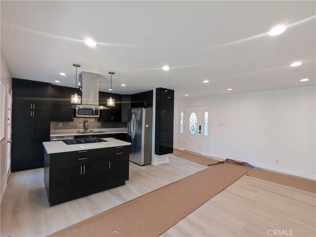 Woodland Hills, CA 91303,22253 Criswell ST