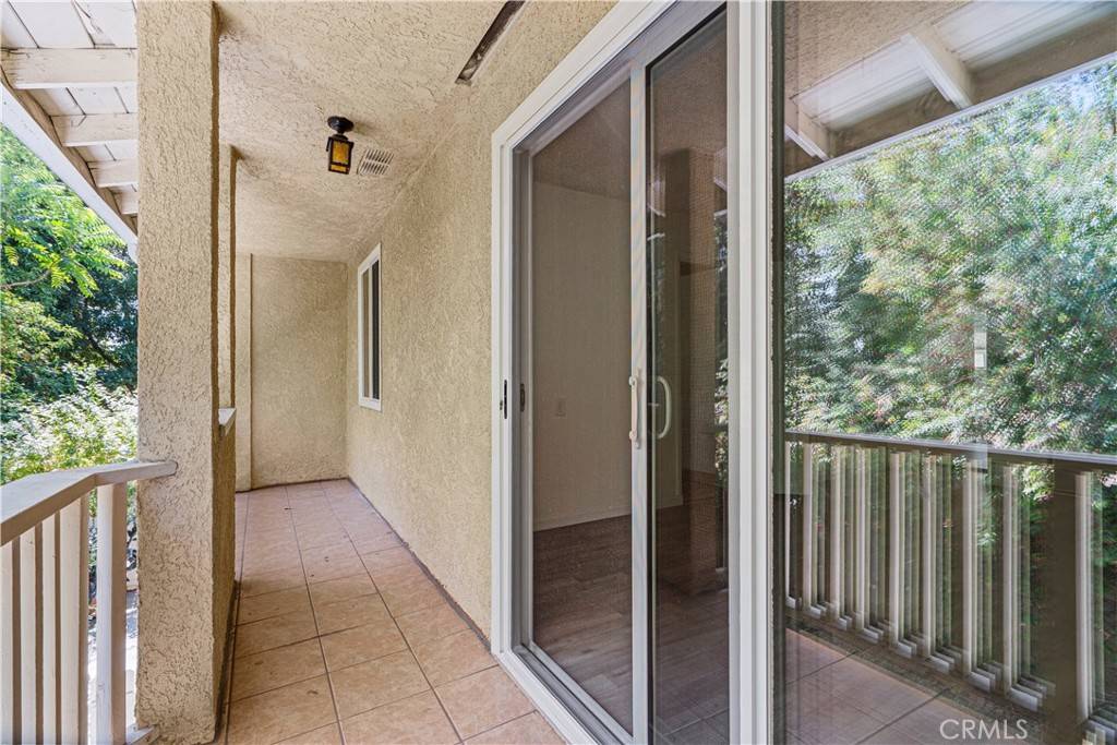 Reseda, CA 91335,18361 STRATHERN ST #3
