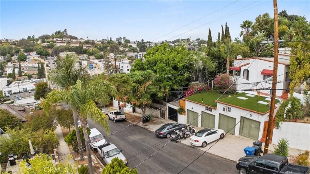 Los Angeles, CA 90026,2123 Branden ST