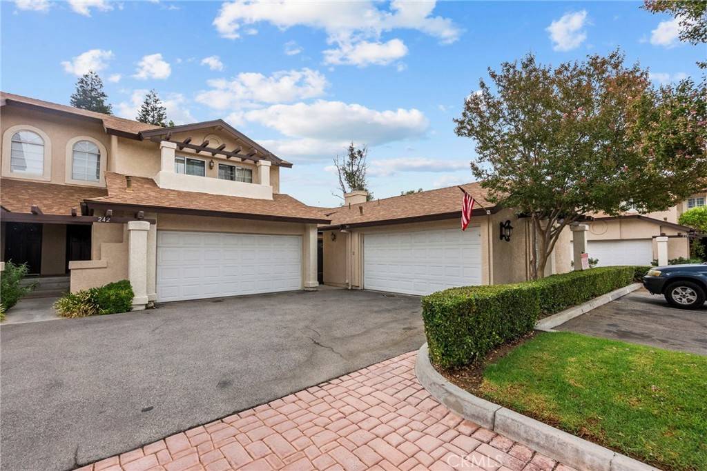 Saugus, CA 91390,22911 Banyan Place #241