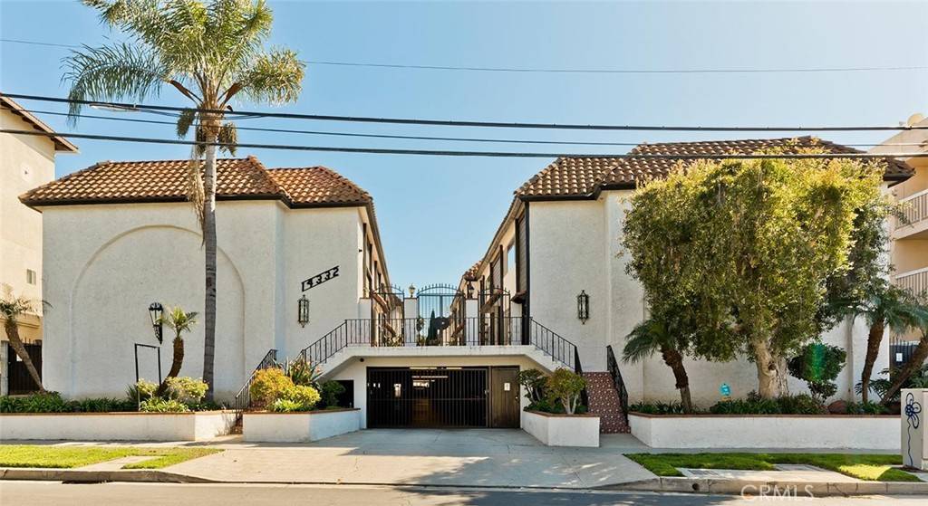 Sherman Oaks, CA 91423,14332 Dickens #10
