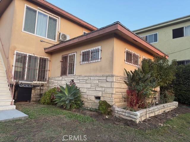 Los Angeles, CA 90061,252 W 112th