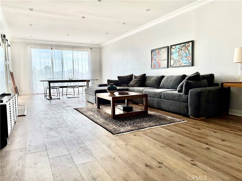 Sherman Oaks, CA 91423,4454 Ventura Canyon AVE #305