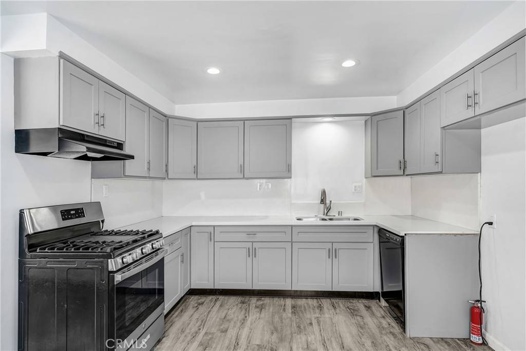 Burbank, CA 91506,1713 1715 W Victory