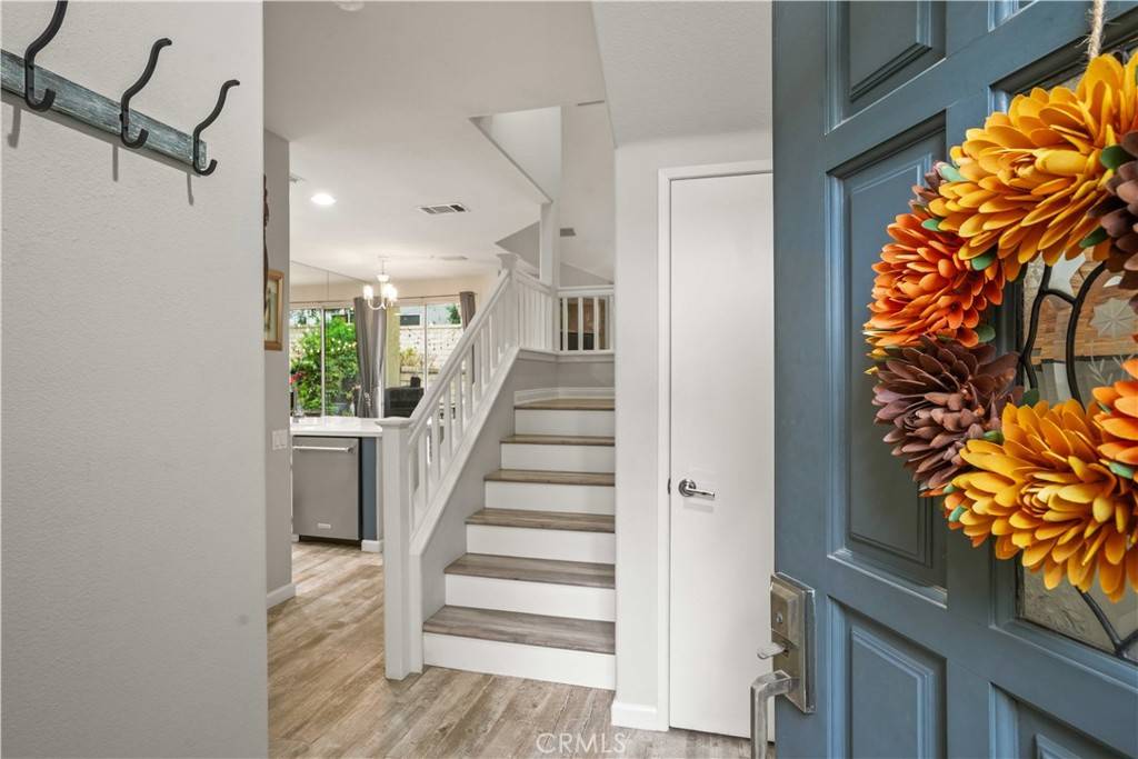 Valencia, CA 91354,23633 Big Sky Walk #129