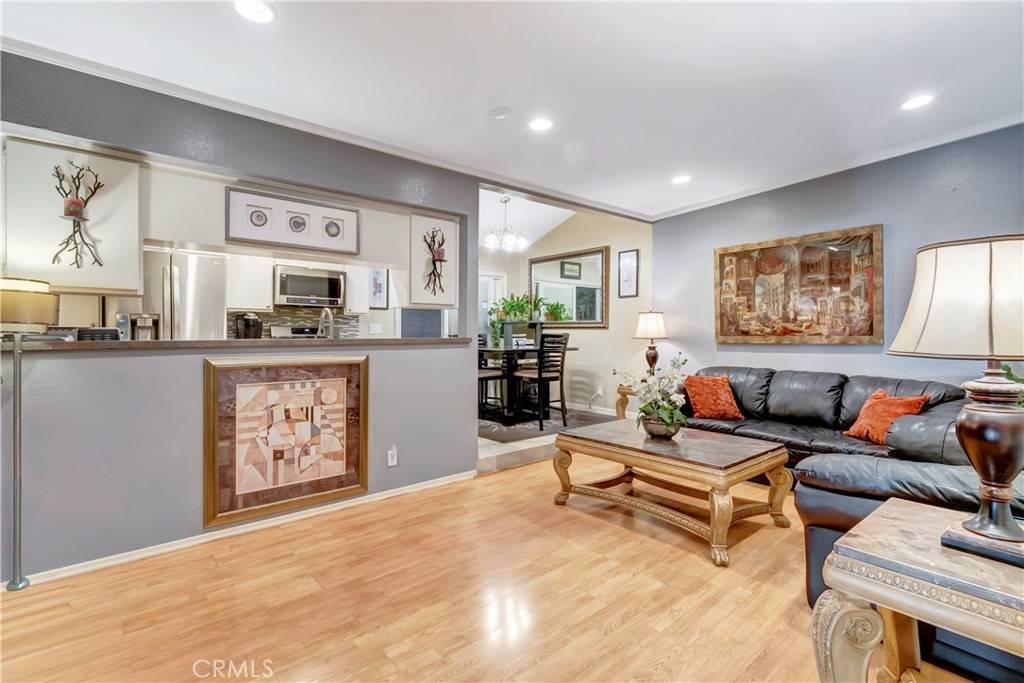 Glendale, CA 91205,1523 E Windsor #208A