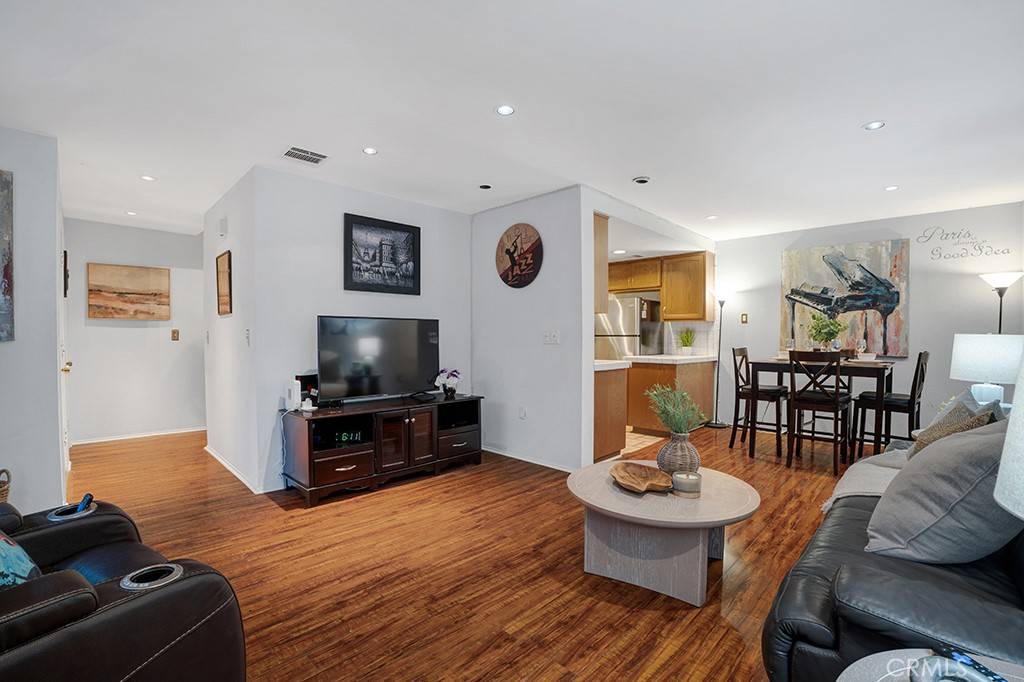 Duarte, CA 91010,938 Huntington #F