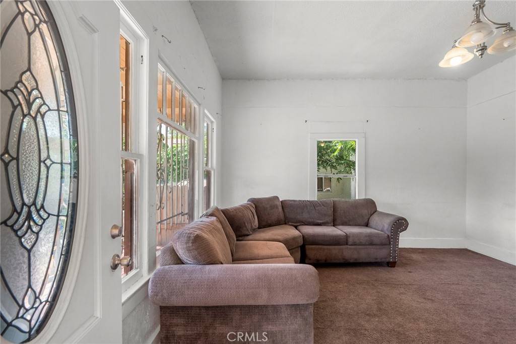 Monrovia, CA 91016,307 E Olive