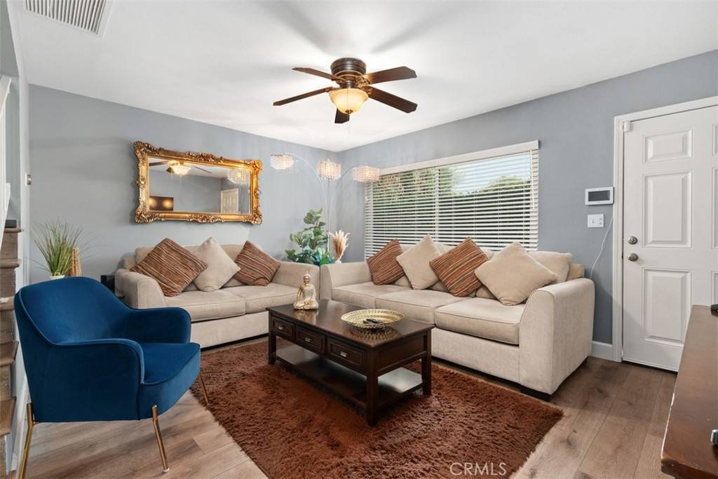 Van Nuys, CA 91405,7320 Lennox #F7