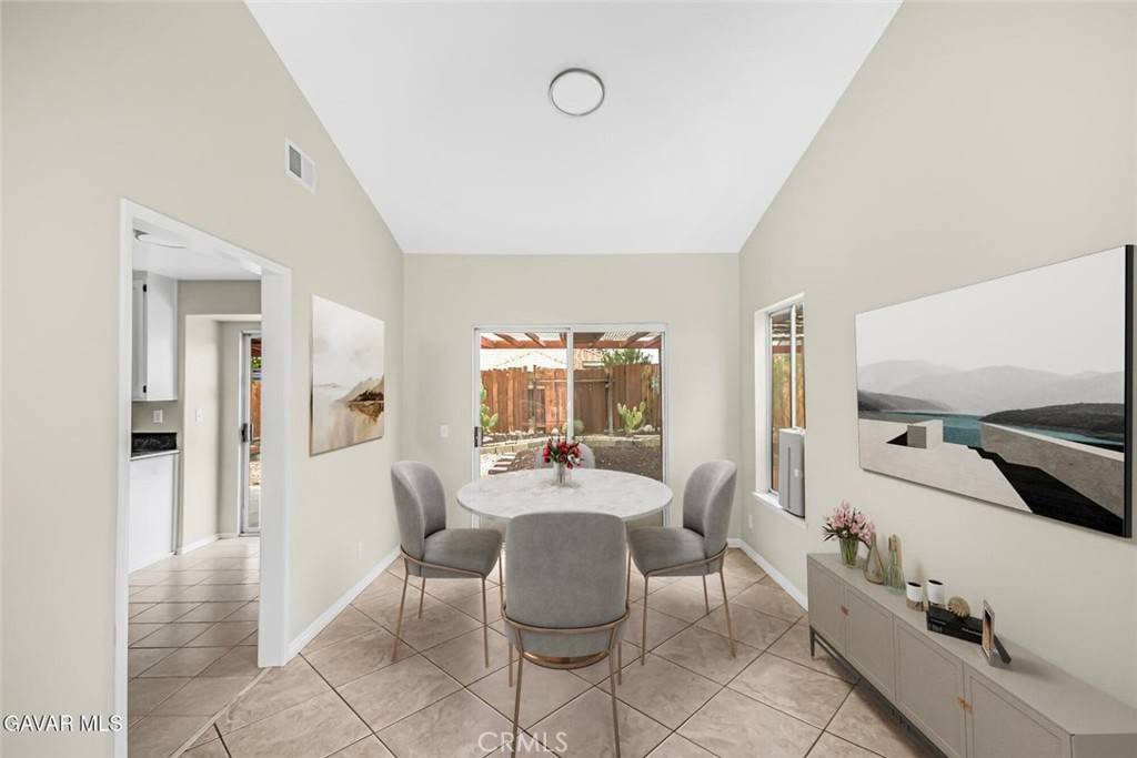 Palmdale, CA 93552,5711 Barcelona