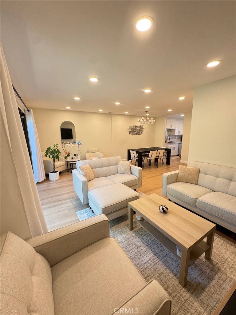 Porter Ranch, CA 91326,11311 Tampa #4