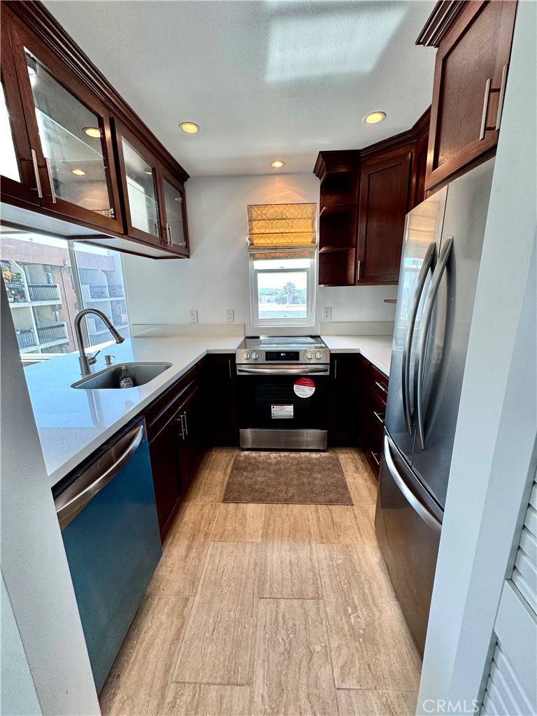 West Hollywood, CA 90069,960 N San Vicente BLVD #12