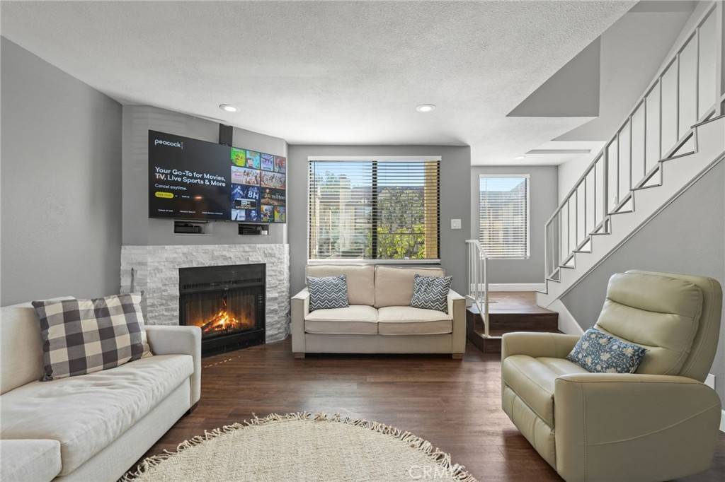 Canoga Park, CA 91303,21720 Hart #9