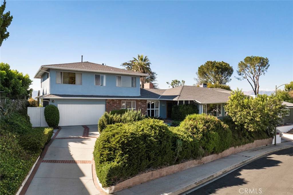 Woodland Hills, CA 91367,5779 Rolling Road