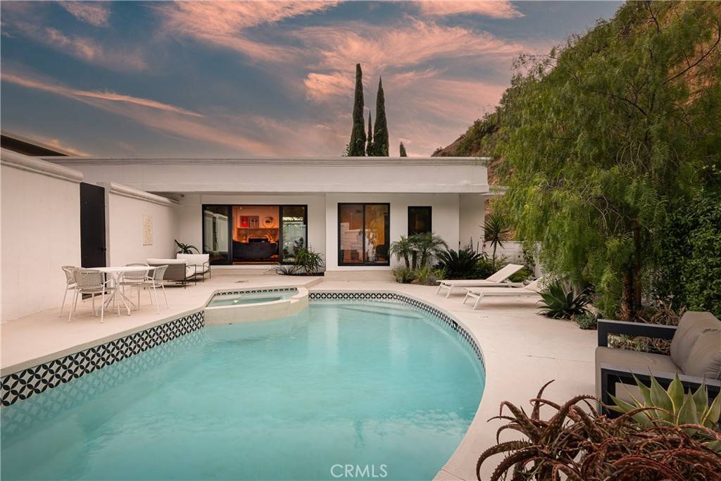 Los Angeles, CA 90069,9275 Flicker PL