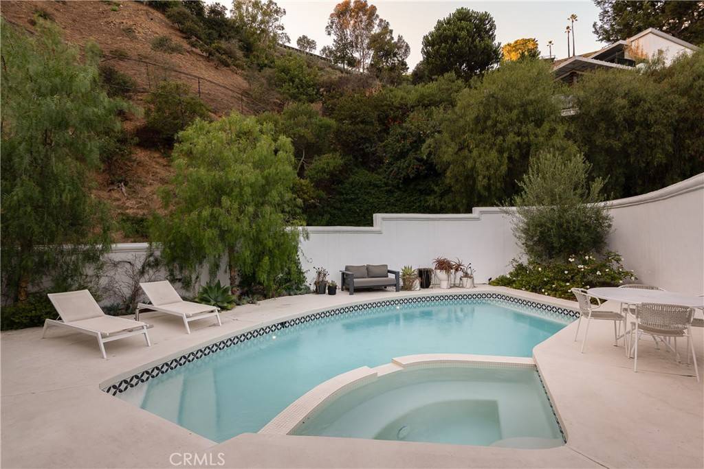 Los Angeles, CA 90069,9275 Flicker PL