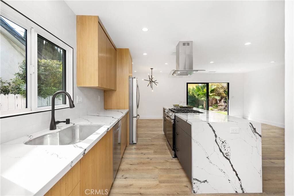 Valley Village, CA 91607,5627 Agnes AVE