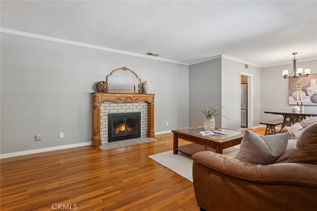 Tarzana, CA 91356,5407 Garden Grove AVE