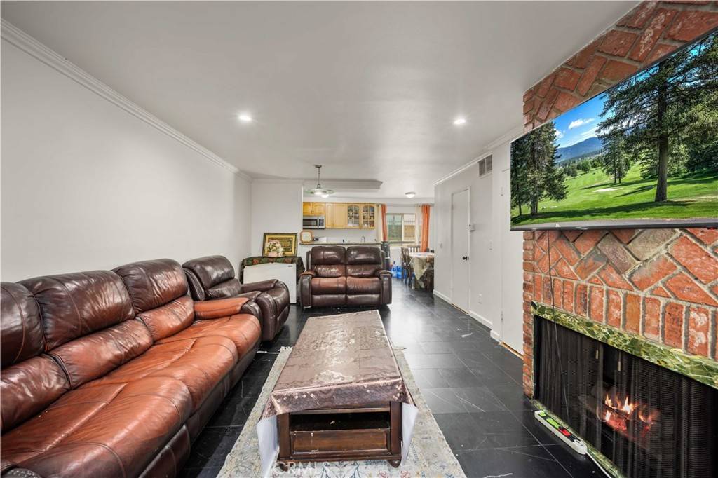 Panorama City, CA 91402,9051 Cedros AVE #5