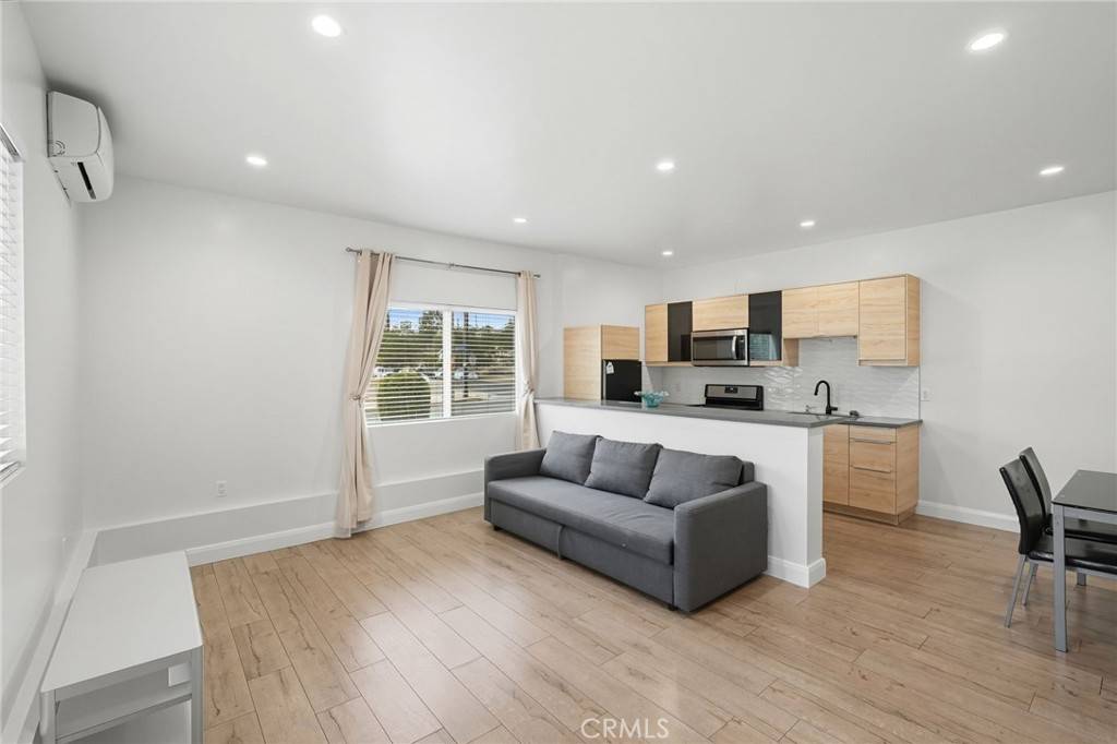 Granada Hills, CA 91344,11642 Gothic AVE