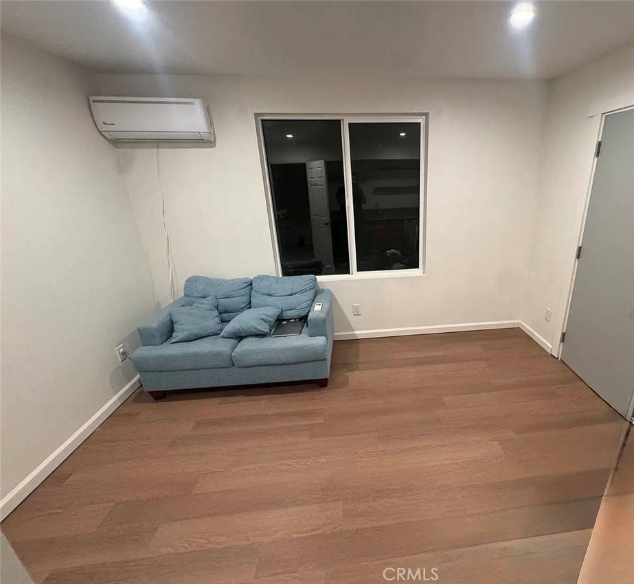 Granada Hills, CA 91344,11118 Woodley