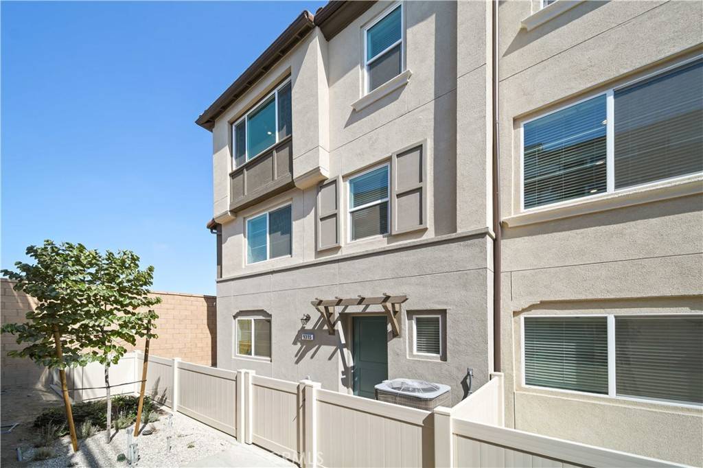 Pico Rivera, CA 90660,9335 Via Azul