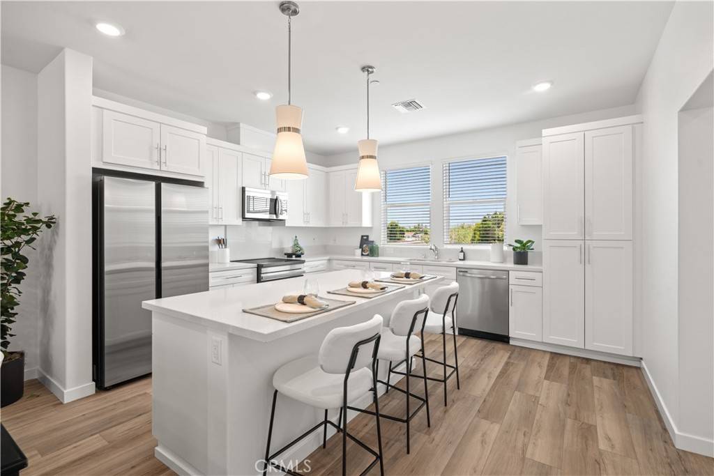 Pico Rivera, CA 90660,9338 Via Azul