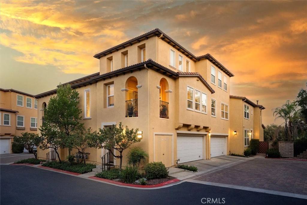 Valencia, CA 91381,27017 Fairway Ln