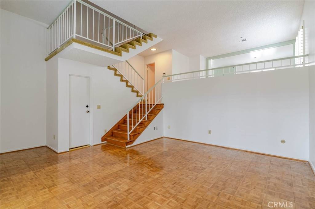 Reseda, CA 91335,19545 Sherman WAY #66