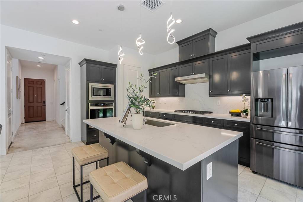 Saugus, CA 91351,19230 Blackthorn DR