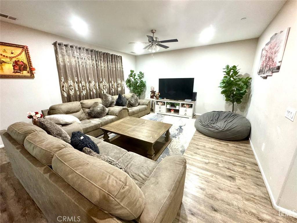 Bakersfield, CA 93313,7420 Echo Creek