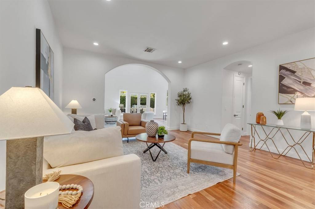 Encino, CA 91316,5701 Wish AVE