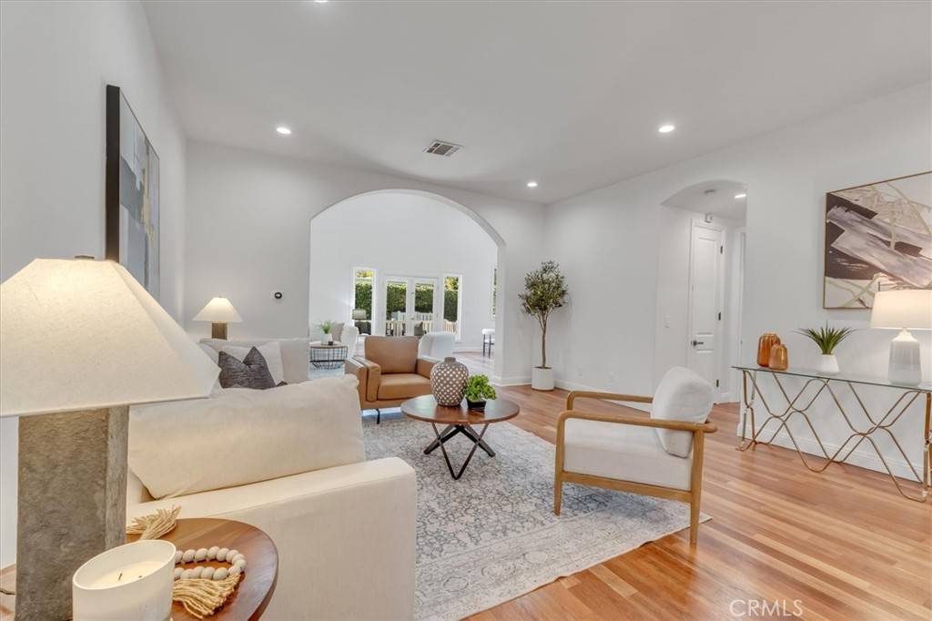 Encino, CA 91316,5701 Wish AVE