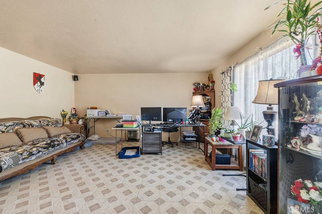 Sylmar, CA 91342,15080 Polk ST