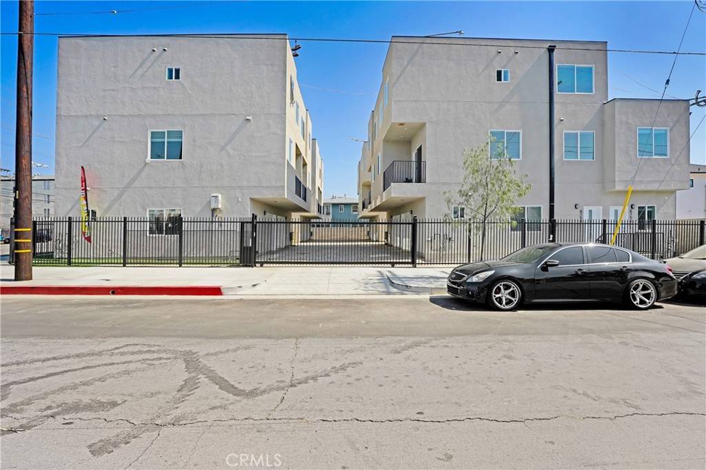North Hollywood, CA 91605,11956 Vanowen Ave