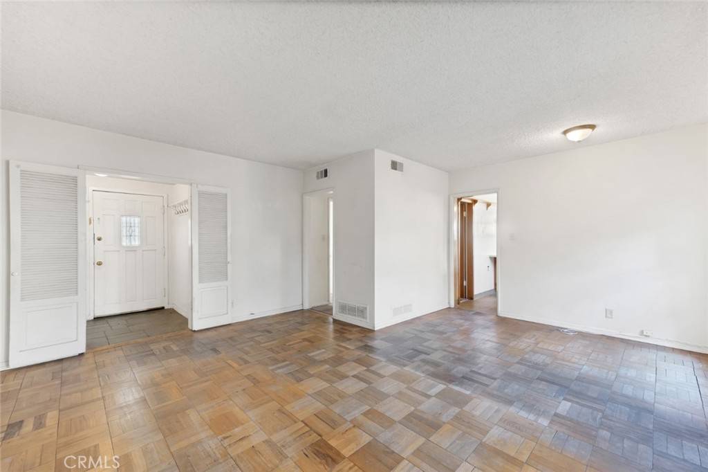 Tarzana, CA 91356,18234 Sugarman ST