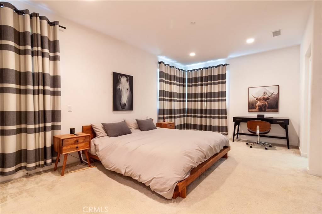 Pacoima, CA 91331,12466 Osborne