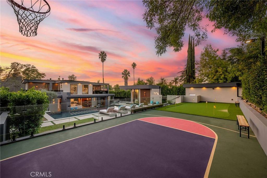 Tarzana, CA 91356,5244 Tampa Ave