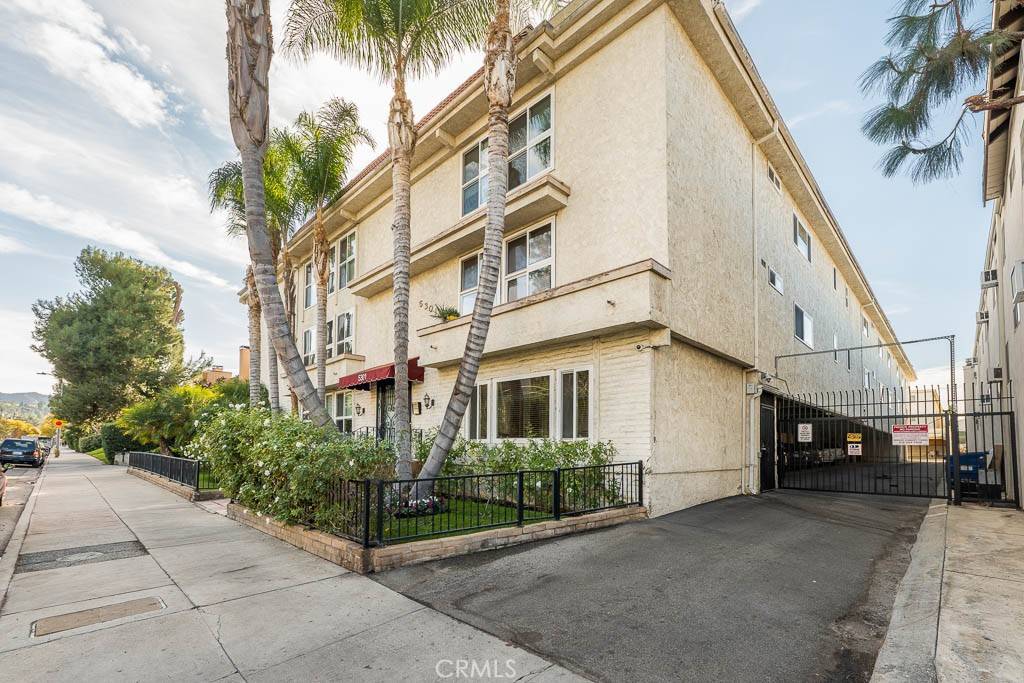 Encino, CA 91316,5301 Yarmouth #7