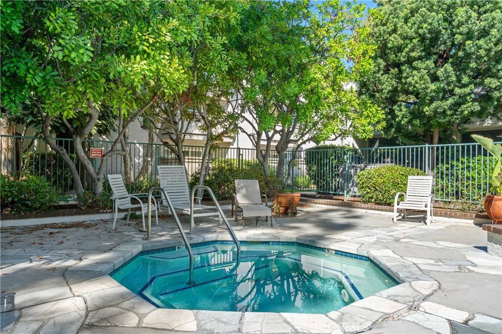 Winnetka, CA 91306,20134 Leadwell St #218