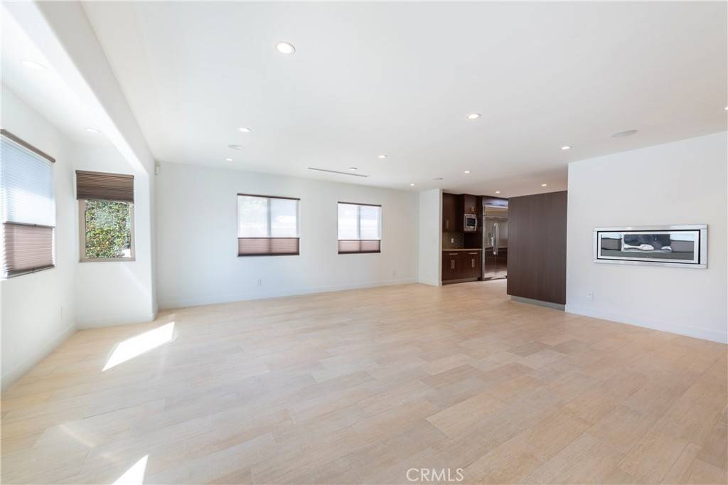 Sherman Oaks, CA 91403,15053 Greenleaf ST