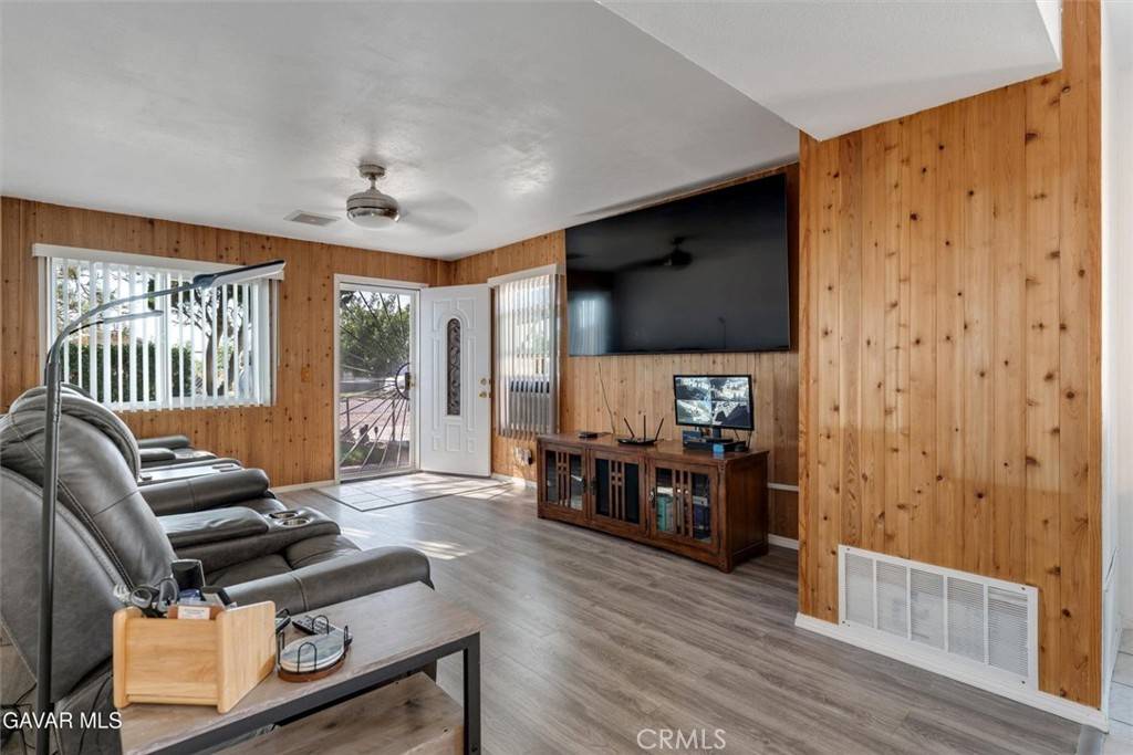 Lancaster, CA 93535,43014 7th ST E