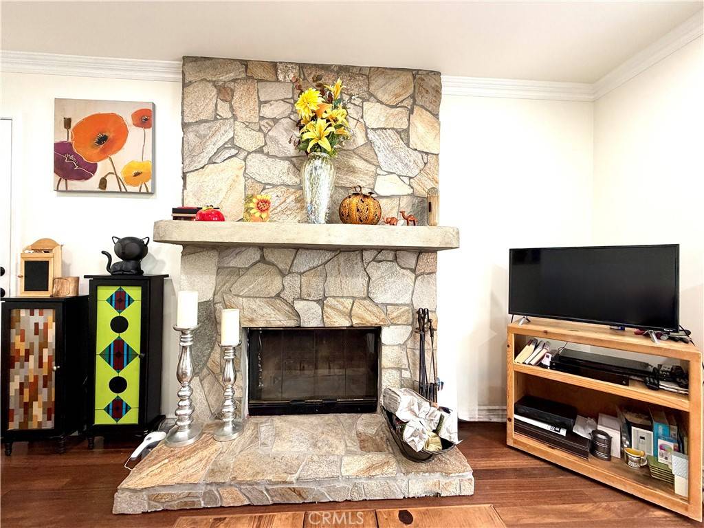 Newhall, CA 91321,24373 La Glorita Cir