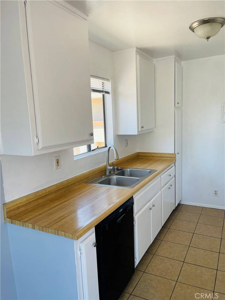 Granada Hills, CA 91344,17082 Chatsworth ST #D