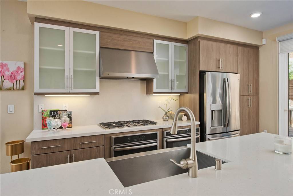 Los Angeles, CA 90068,6749 W Gill